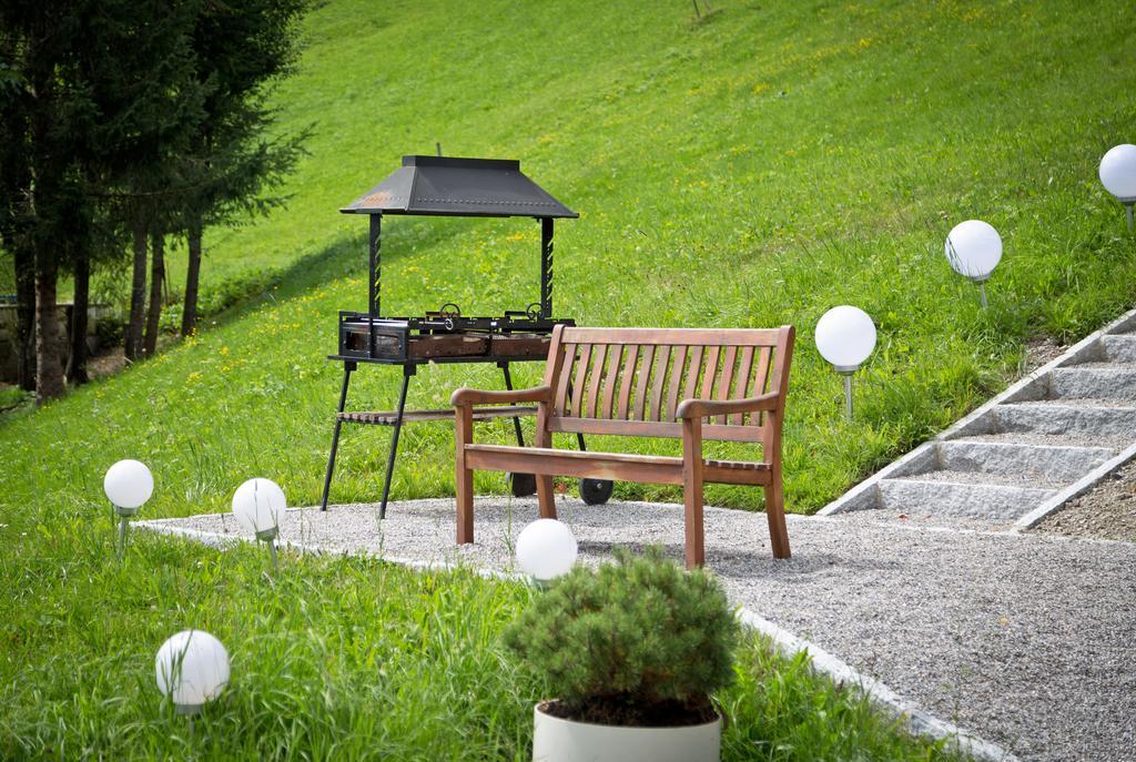 Der Berghof Aparthotel Hirschegg  Exterior foto